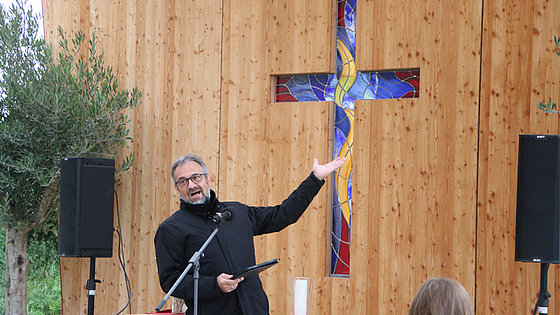 Bischof Harald Rückert bei seiner Predigt auf der Bundesgartenschau in Erfurt am 19. September.