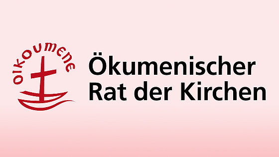 Das Logo des Ökumenischen Rates der Kirchen stellt ein Boot auf dem Weltmeer dar, dessen Mast die Form eines Kreuzes hat. Diese frühchristlichen Symbole der Kirche verkörpern Glauben und Einheit und vermitteln die Botschaft der ökumenischen Bewegung.