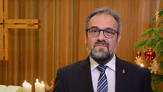 »Finsternis macht Angst« und »Unsicherheit macht mürbe«, sagt Bischof Harald Rückert in seiner Weihnachtsbotschaft.