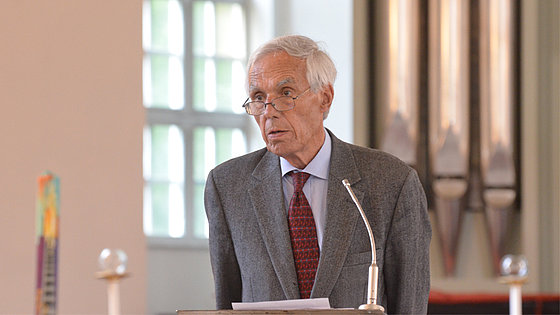Konrad Raiser, Weggefährte Philip Potters, sprach bei einem Symposium in Hamburg über die »Bedeutung Philip Potters für die Ökumenische Bewegung heute«. 