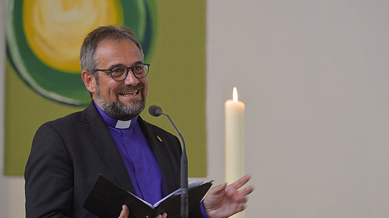 In einer notvollen Zeit weist die Weihnachtsbotschaft darauf hin, dass Gott die Not wendet. So schreibt Bischof Harald Rückert in seinem Impuls an die evangelisch-methodistischen Gemeinden in Deutschland.