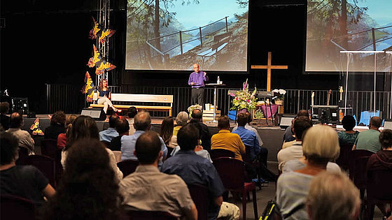 Dr. Patrick Streiff, der für die Zentralkonferenz Mittel- und Südeuropa zuständige Bischof der Evangelisch-methodistischen Kirche, beim Ordinationsgottesdienst der Jährlichen Konferenz Schweiz/Frankreich/Nordafrika in Thun.