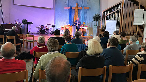 Bei einem Impulstag für die Arbeit mit der älteren Generation in Waiblingen ging es ums Generationen-Miteinander. Rund sechzig Personen erlebten einen »spannenden und informativen Tag«.