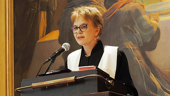 Die tschechische Superintendentin Ivana Procházková im Eröffnungsgottesdienst der Jährlichen Konferenz Tschechien der Evangelisch-methodistischen Kirche.
