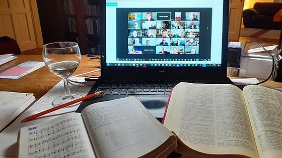 Bibel lesen, singen, beten – geht Gemeinde auch digital? Diese Frage nimmt eine Initiativgruppe auf, um eine »Online-Gemeinde« zu entwickeln. Interessierte sind zur Mitwirkung eingeladen.