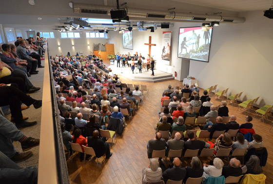 Gottesdienst traditionell oder modern? Die neue Form des EmK-Gottesdienstes bietet eine Grundlage, um unterschiedliche Schwerpunkte zu setzen.
