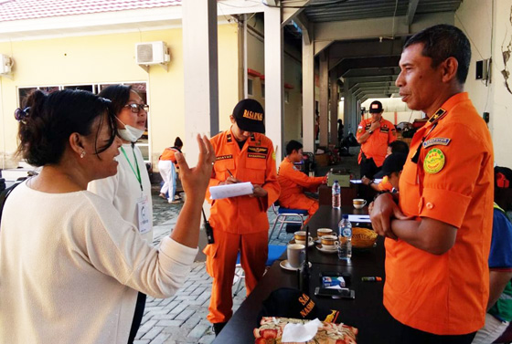 Der Katastrophenhilfe-Einsatz für die vom Erdbeben und einem Tsunami betroffenen Menschen im indonesischen Palu ist angelaufen. Weitere Hilfe ist dringend nötig.