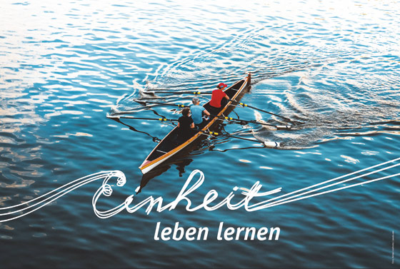 Beim Rudern braucht es Einheit, um Richtung zu halten und Strecke zu machen. Dafür ist Wille zur Gemeinschaft und Übung nötig.