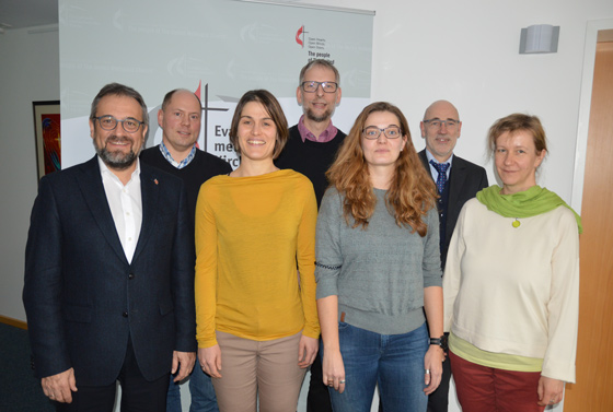 Beirat zur Begleitung von Denise Courbain, (v.l.) Bischof Harald Rückert, Stefan Weiland, Denise Courbain, Frank Aichele, Martina Faseler, Ruthardt Prager, Uta Brux