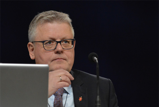 Bischof Christian Alsted als Vorsitzender bei der außerordentlichen Generalkonferenz in St. Louis (USA) am 24. Februar.