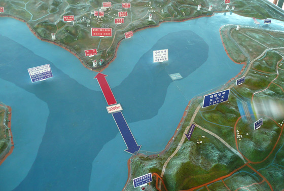 Modell der Grenzanlagen zwischen Nord- und Südkorea im Besucherzentrum in der Nähe der Grenze nordöstlich der südkoreanischen Hauptstadt Seoul.