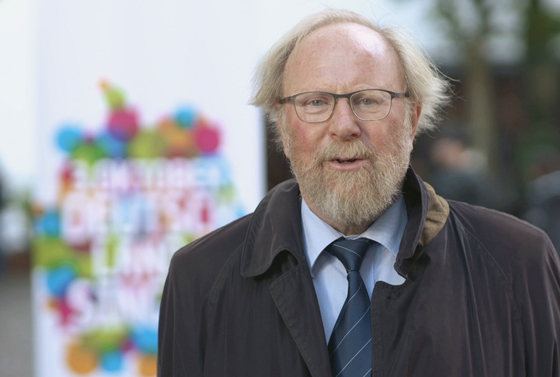Wolfgang Thierse, der ehemalige Präsident des Deutschen Bundestags, unterstützt die unter dem Motto »Deutschland singt« stattfindende Initiative zur Feier des dreißigsten Jahrestags der Wiedervereinigung am 3. Oktober.