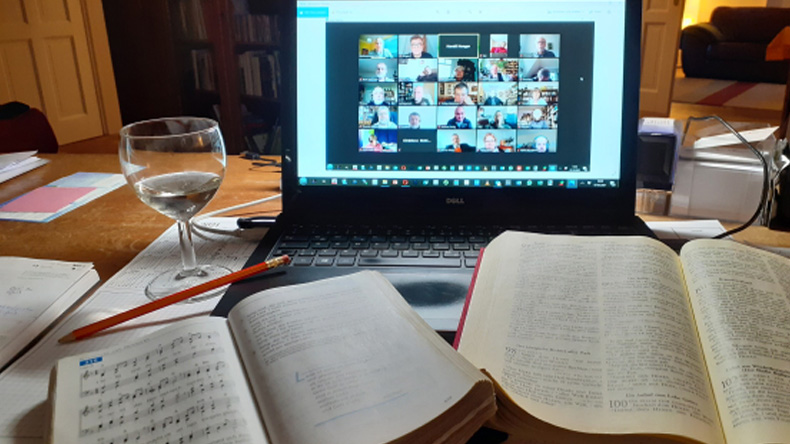 Bibel lesen, singen, beten – geht Gemeinde auch digital? Diese Frage nimmt eine Initiativgruppe auf, um eine »Online-Gemeinde« zu entwickeln. Interessierte sind zur Mitwirkung eingeladen.