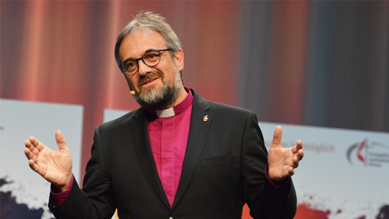 Jesus weise niemanden ab. Wer zu ihm komme, erfahre »ungeteilte Zuwendung und rückhaltlose Annahme«. Das sagt Bischof Harald Rückert in seiner Kurzauslegung zur Jahreslosung für das Jahr 2022.
