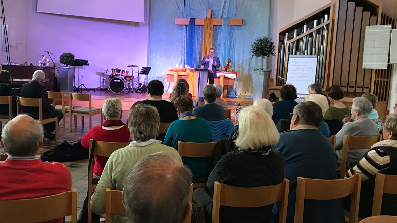 Bei einem Impulstag für die Arbeit mit der älteren Generation in Waiblingen ging es ums Generationen-Miteinander. Rund sechzig Personen erlebten einen »spannenden und informativen Tag«.