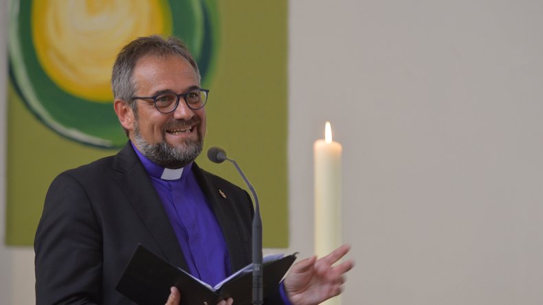 In einer notvollen Zeit weist die Weihnachtsbotschaft darauf hin, dass Gott die Not wendet. So schreibt Bischof Harald Rückert in seinem Impuls an die evangelisch-methodistischen Gemeinden in Deutschland.