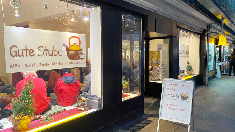 Seit Anfang Dezember gibt es in Bremerhaven die »Gute Stube«. Von Donnerstag bis Sonntag bietet die dortige evangelisch-methodistische Gemeinde ein »Klön-, Spiel- und Buch-Café« an. Die Resonanz ist gut.
