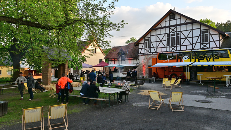Das Glaubensfestival in Verbindung mit der Tagung der Ostdeutschen Jährlichen Konferenz erwartet seine Gäste. Schwarzenshof ist vorbereitet.