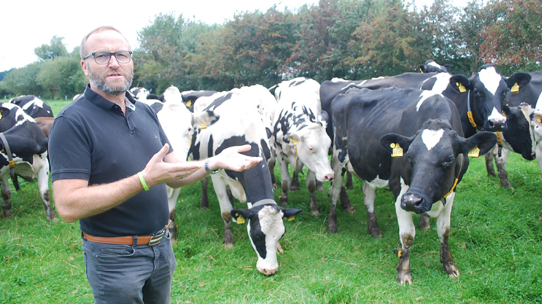 Landwirt mit Leib und Seele: Der zur EmK in Neuschoo gehörende Günter Lüken spürt, ob es den Tieren gut geht oder nicht. 